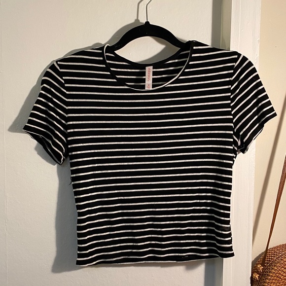 Striped Crop Top - Picture 2 of 4